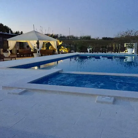 Casa Sergio Villa